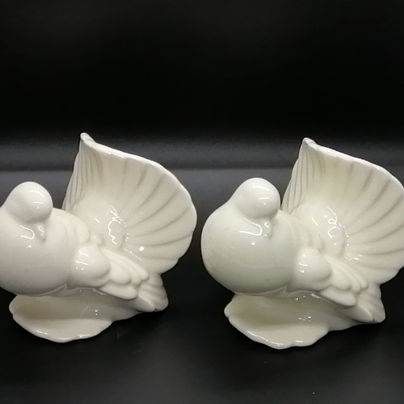 VTG. Pair of Porcelain Doves - Picture 2 of 13